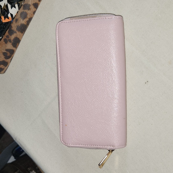 Wallets - Picture 9 of 13